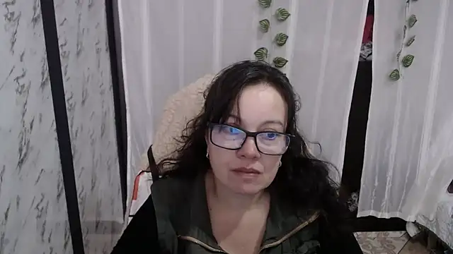 Snapshot of Sonialorens_ chatting on 03/05/25, 08:42 Sonialorens  online show from 03/05/25, 08:42