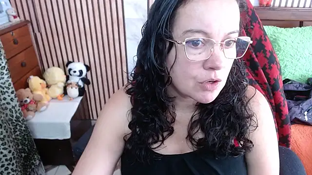Snapshot of Sonialorens_ chatting on 10/08/25, 04:26 Sonialorens  online show from 10/08/25, 04:26