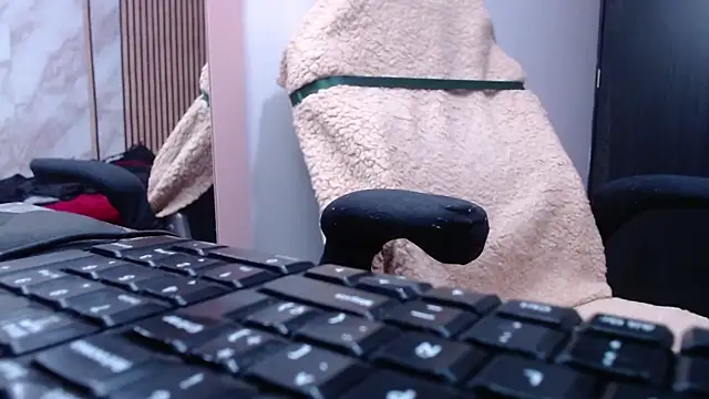 Sonialorens  online show from 11/08/25, 11:47