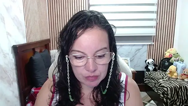 Sonialorens  online show from 04/30/26, 03:40