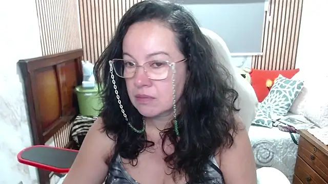 Sonialorens  online show from 05/08/26, 12:54