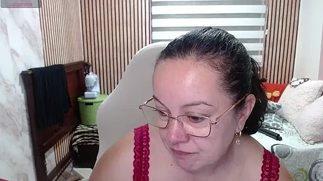 Sonialorens  online show from 05/23/26, 04:55