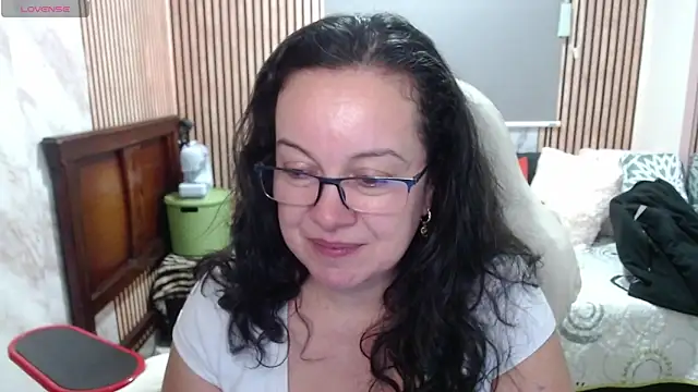 Sonialorens  online show from 05/30/26, 10:40
