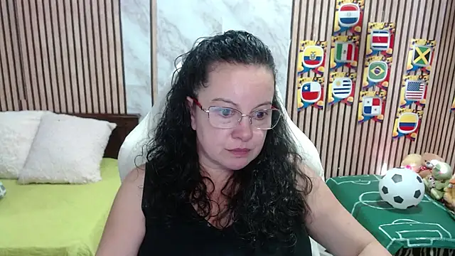 Sonialorens  online show from 06/23/26, 07:56