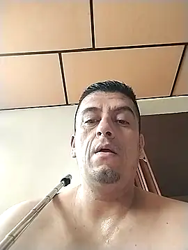 Snapshot of starplss chatting on 11/01/25, 08:11 starplss online show from 11/01/25, 08:11