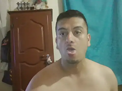 Snapshot of starplss chatting on 11/15/25, 03:26 starplss online show from 11/15/25, 03:26