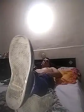 Snapshot of starplss chatting on 03/25/26, 04:07 starplss online show from 03/25/26, 04:07