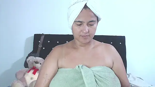 Snapshot of isabella_dirty69 chatting on 04/07/26, 05:35 isabella dirty69 online show from 04/07/26, 05:35