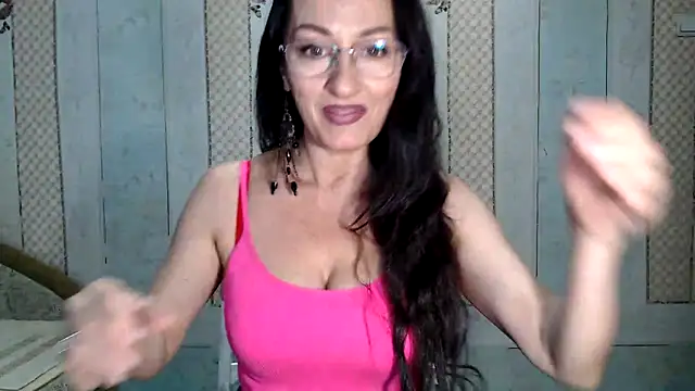 Snapshot of Antralyn chatting on 03/14/25, 10:18 Antralyn online show from 03/14/25, 10:18