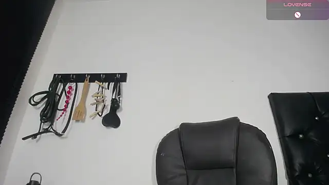 Snapshot of alejandraluxt chatting on 12/29/24, 05:33 alejandraluxt online show from 12/29/24, 05:33