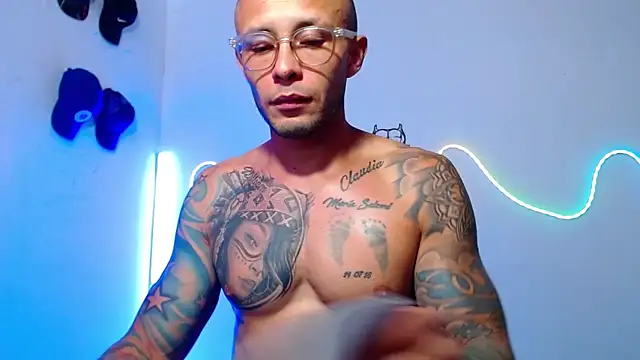 Snapshot of sebastian_horny chatting on 01/07/26, 05:32 sebastian horny online show from 01/07/26, 05:32