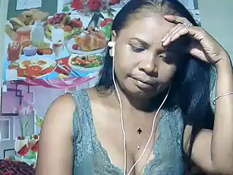 Snapshot of Hyncam chatting on 02/22/25, 03:25 Hyncam online show from 02/22/25, 03:25