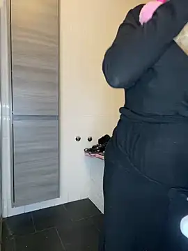 Snapshot of Lisavontease chatting on 12/25/24, 03:17 Lisavontease online show from 12/25/24, 03:17