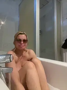 Snapshot of Lisavontease chatting on 02/08/26, 03:15 Lisavontease online show from 02/08/26, 03:15