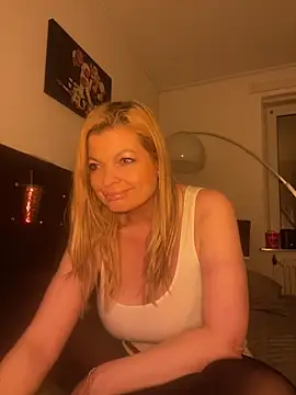 Snapshot of Lisavontease chatting on 03/07/26, 12:07 Lisavontease online show from 03/07/26, 12:07