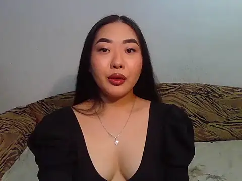 Snapshot of Aleksa_Blackdream chatting on 10/21/25, 04:35 Aleksa Blackdream online show from 10/21/25, 04:35