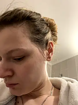 MaryHiggins online show from 10/26/25, 08:31