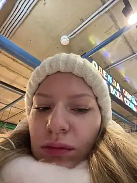 MaryHiggins online show from 11/24/25, 01:55