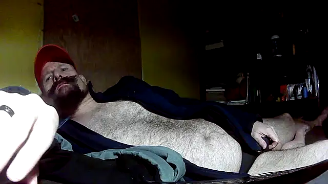 Snapshot of madmaxmiami chatting on 11/28/25, 01:08 madmaxmiami online show from 11/28/25, 01:08