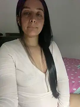 Snapshot of vellaAngel chatting on 12/11/24, 04:18 vellaAngel online show from 12/11/24, 04:18