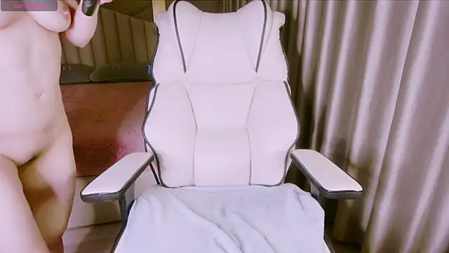 Snapshot of Girl__Funny chatting on 02/21/25, 08:16 Girl Funny online show from 02/21/25, 08:16