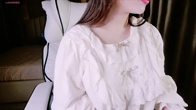 Snapshot of Girl__Funny chatting on 03/03/25, 06:12 Girl Funny online show from 03/03/25, 06:12