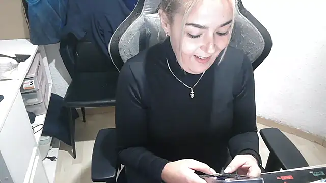 bekka   online show from 11/15/25, 09:54