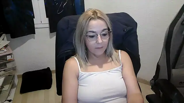 bekka   online show from 12/15/25, 05:17