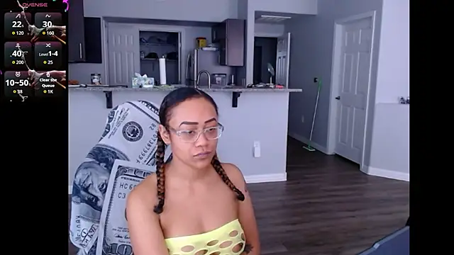 RylHoneyy online show from 06/10/26, 08:19