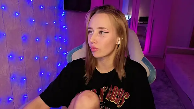 Snapshot of litlle_pie chatting on 09/30/25, 08:47 litlle pie online show from 09/30/25, 08:47