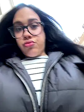 Snapshot of WHAAATTTTTTTTTT chatting on 12/18/25, 02:23 WHAAATTTTTTTTTT online show from 12/18/25, 02:23