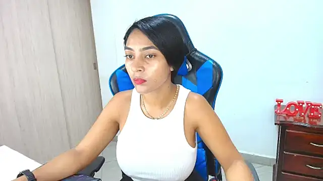 sophiax-x online show from 09/28/25, 04:12