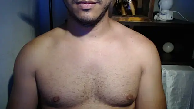 Snapshot of thommerxxx chatting on 06/11/26, 04:10 thommerxxx online show from 06/11/26, 04:10