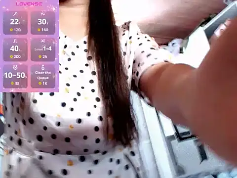 MoaningKylie online show from 10/08/25, 10:24