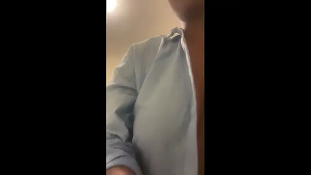 Snapshot of HoneyDripHer chatting on 11/11/25, 11:49 HoneyDripHer online show from 11/11/25, 11:49