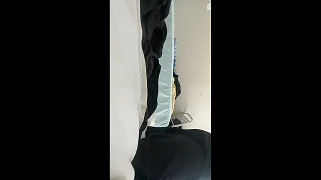 Snapshot of HoneyDripHer chatting on 11/13/25, 04:39 HoneyDripHer online show from 11/13/25, 04:39