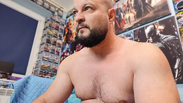 Snapshot of Muscle_Bear chatting on 06/07/26, 04:49 Muscle Bear online show from 06/07/26, 04:49