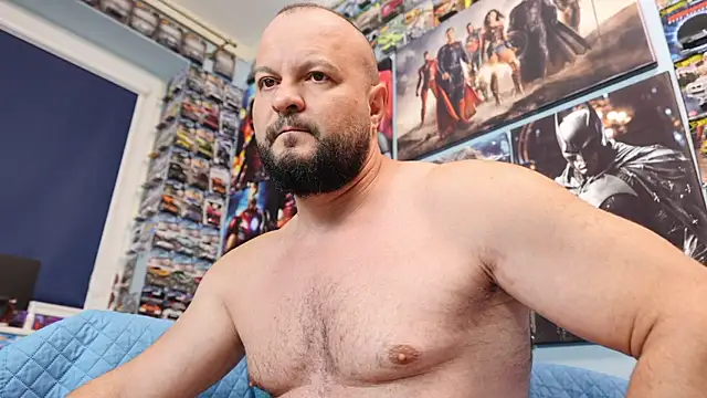 Snapshot of Muscle_Bear chatting on 06/15/26, 06:04 Muscle Bear online show from 06/15/26, 06:04