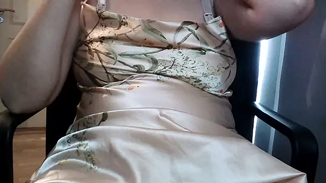 Snapshot of Nora_NRI chatting on 10/22/25, 09:31 Nora NRI online show from 10/22/25, 09:31