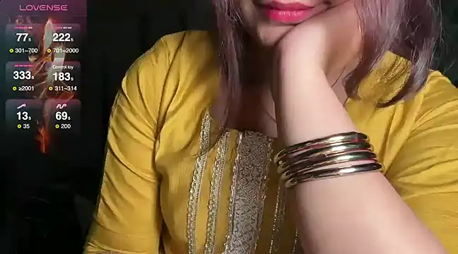 Snapshot of Sizzling__ZAARA chatting on 12/22/24, 12:49 Sizzling ZAARA online show from 12/22/24, 12:49