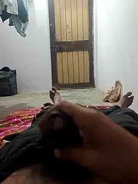 Snapshot of hunter6112 chatting on 01/14/26, 10:47 hunter6112 online show from 01/14/26, 10:47