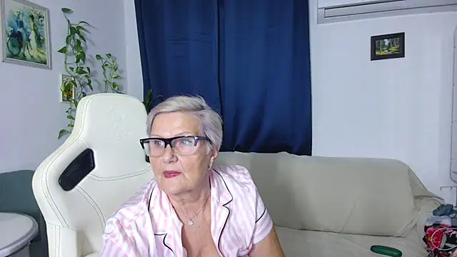 Selenna57 online show from 11/27/25, 06:43