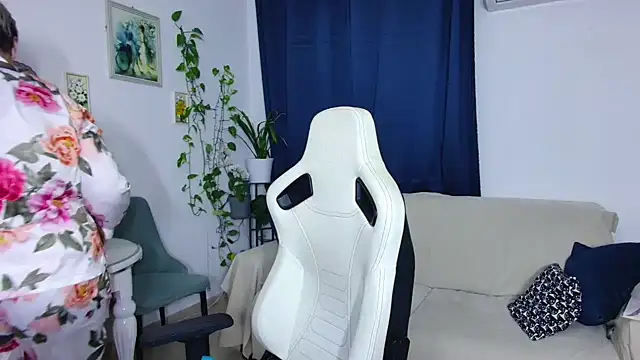 Snapshot of Selenna57 chatting on 01/09/26, 06:31 Selenna57 online show from 01/09/26, 06:31