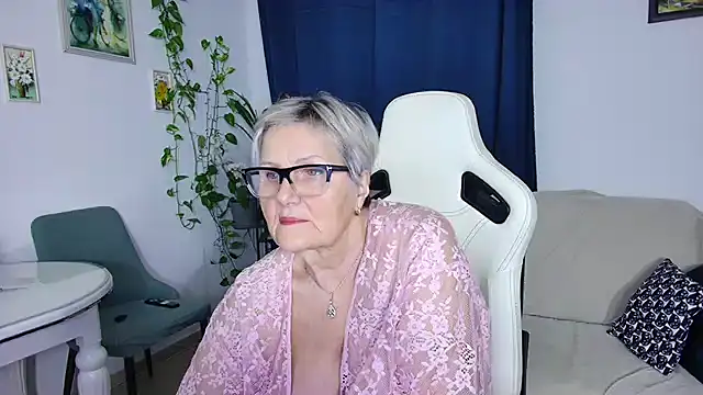 Snapshot of Selenna57 chatting on 01/16/26, 06:45 Selenna57 online show from 01/16/26, 06:45