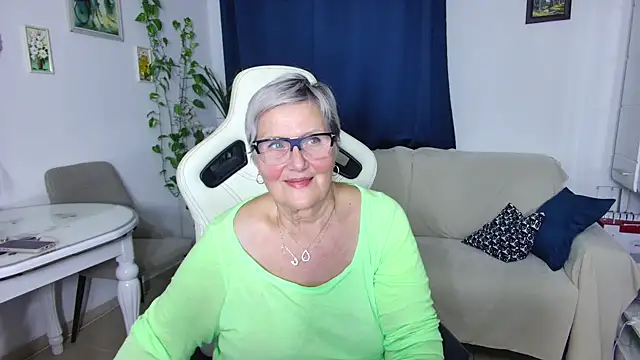 Snapshot of Selenna57 chatting on 02/12/26, 07:09 Selenna57 online show from 02/12/26, 07:09