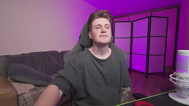 Snapshot of zverev_dima chatting on 11/10/25, 10:31 zverev dima online show from 11/10/25, 10:31