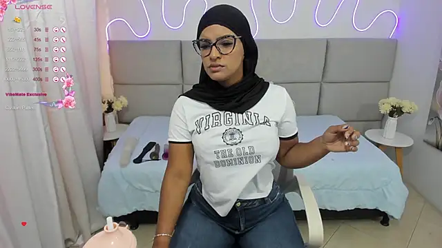 nashiira  online show from 01/15/25, 07:12