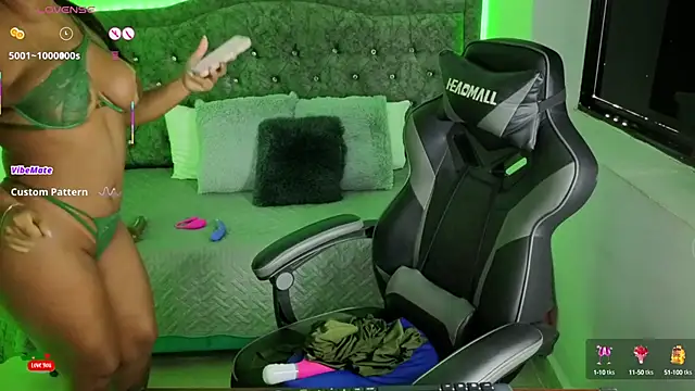 nashiira  online show from 09/10/25, 08:42