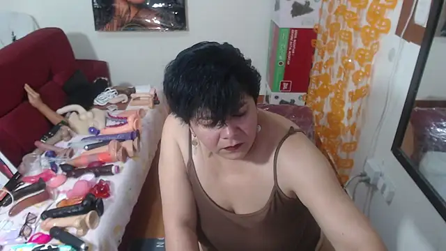 angelitolove727 online show from 11/17/25, 11:43