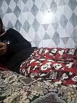 Snapshot of Cutie_body11 chatting on 12/11/24, 01:37 Cutie body11 online show from 12/11/24, 01:37
